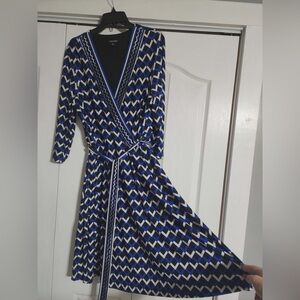Roz & Ali Blue, White and Black Chevron Long Sleeve Dress